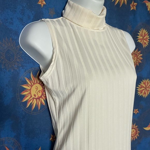 Fairweather Beechers Brook mock neck sleeveless top - Picture 7 of 8